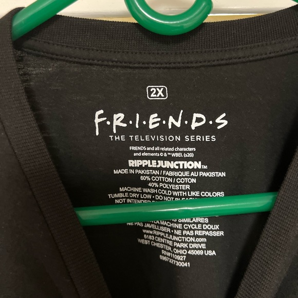 Friends Central Perk Holiday Christmas Tee Shirt. NWOT!!! Size XXL - Picture 2 of 3